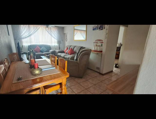 2 BEDROOM APARTMENT FOR SALE IN PRETORIA GARDENS